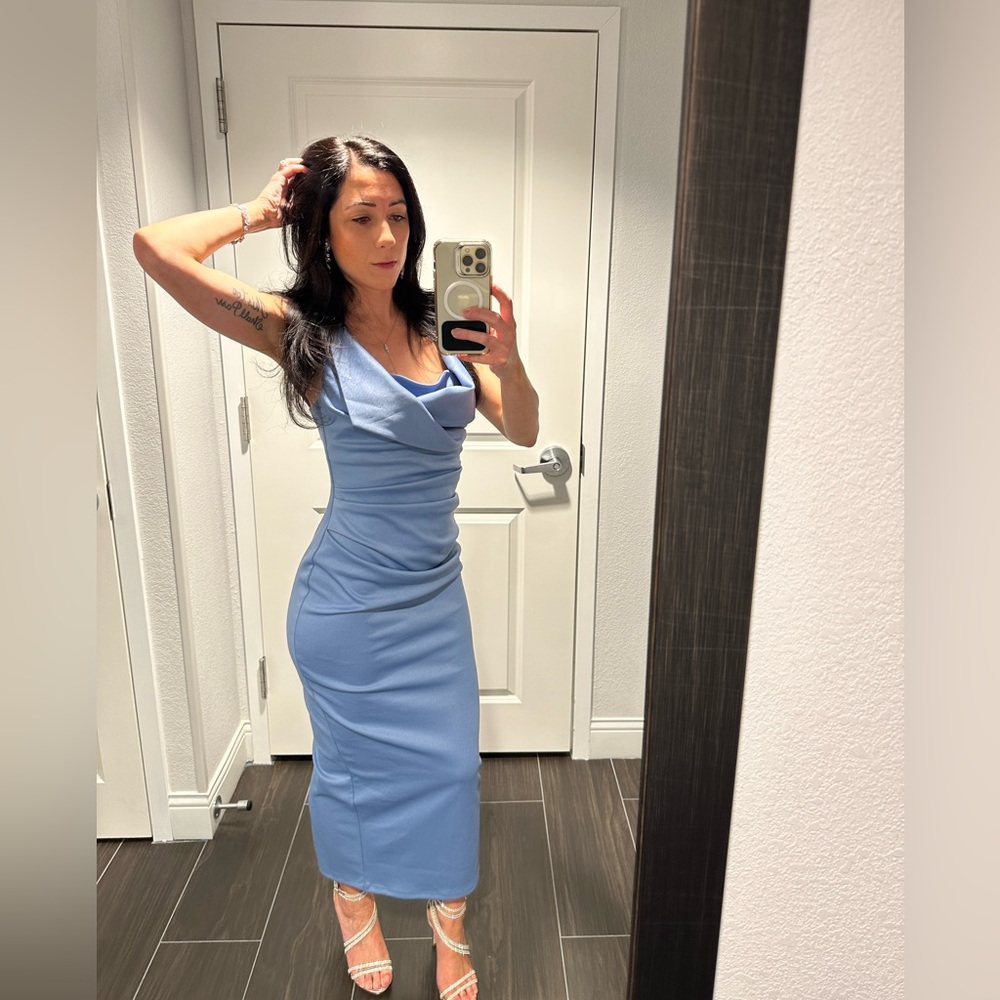ASOS Design square neck pleat bust midi pencil dress in Blue - Picture 5 of 5